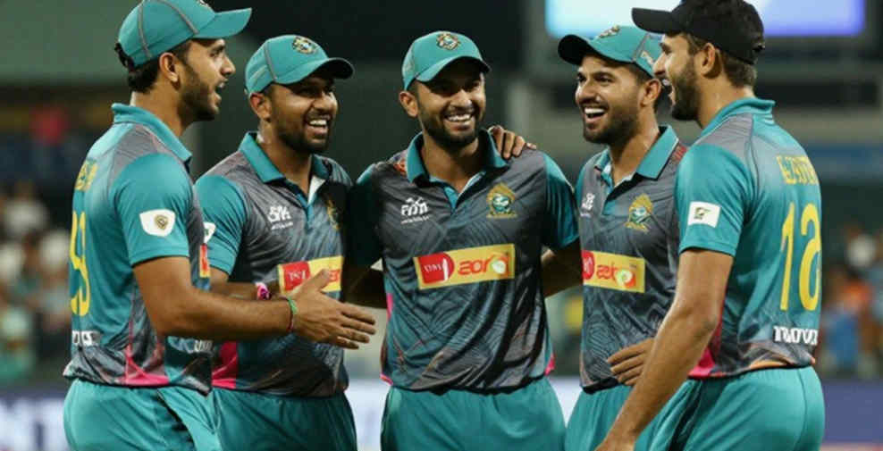 ৪২৯ রানেও ইংল্যান্ডের হার: রাওয়ালপিন্ডির ফ্ল্যাট পিচ আর ডেথ-ওভারের হিসাব