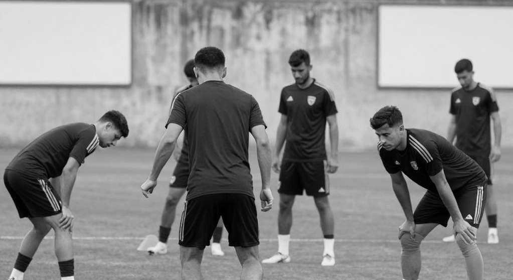 স্কোরবোর্ড সত্য বলে, পাইপলাইন মিথ্যা বলে: ফুটবলের ডেটা-বিশ্বাস সংকটে ব্লকচেইনের অফসাইড ট্র্যাপ