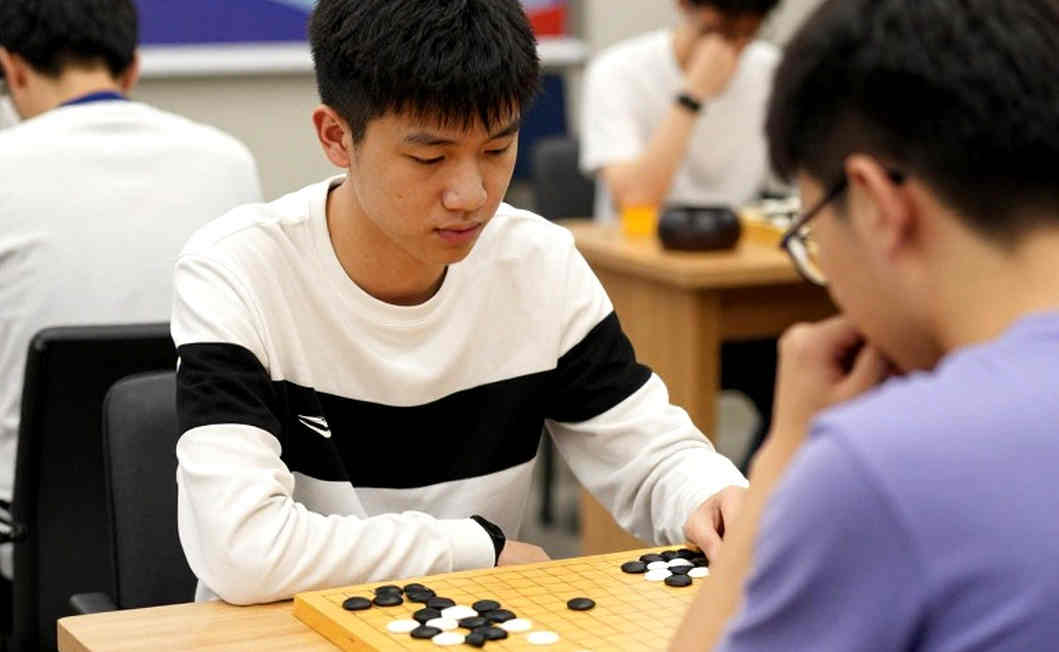 শিরোনাম বলল সামারখন্দ, নথি বলল প্রাগ: ChessBase Magazine #225 পড়তে গিয়ে যা পেলাম